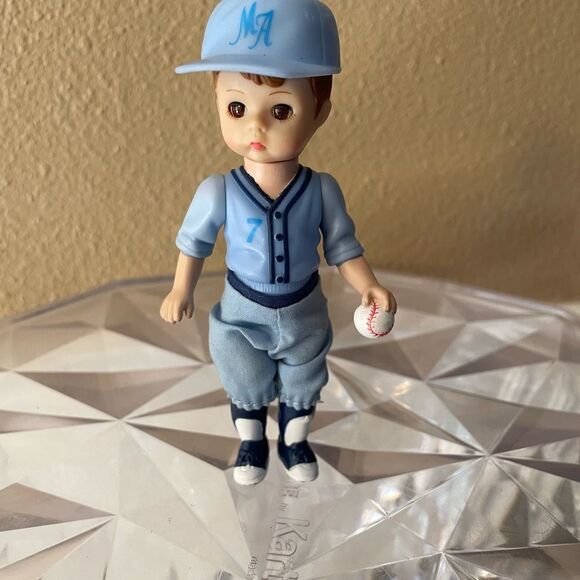 Madame AlexanderTeam Mates Boy Baseball Player Doll 1980’s - Picture 9 of 9